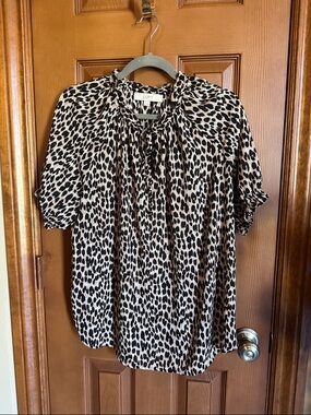 Women’s LOFT Leopard Print Short Sleeve Peasant Blouse, size Large